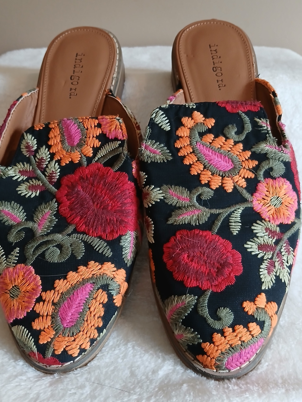 Indigo Women's Black Embroidered Slip-On Mules - Multi Floral Boho Style Sz 8.5